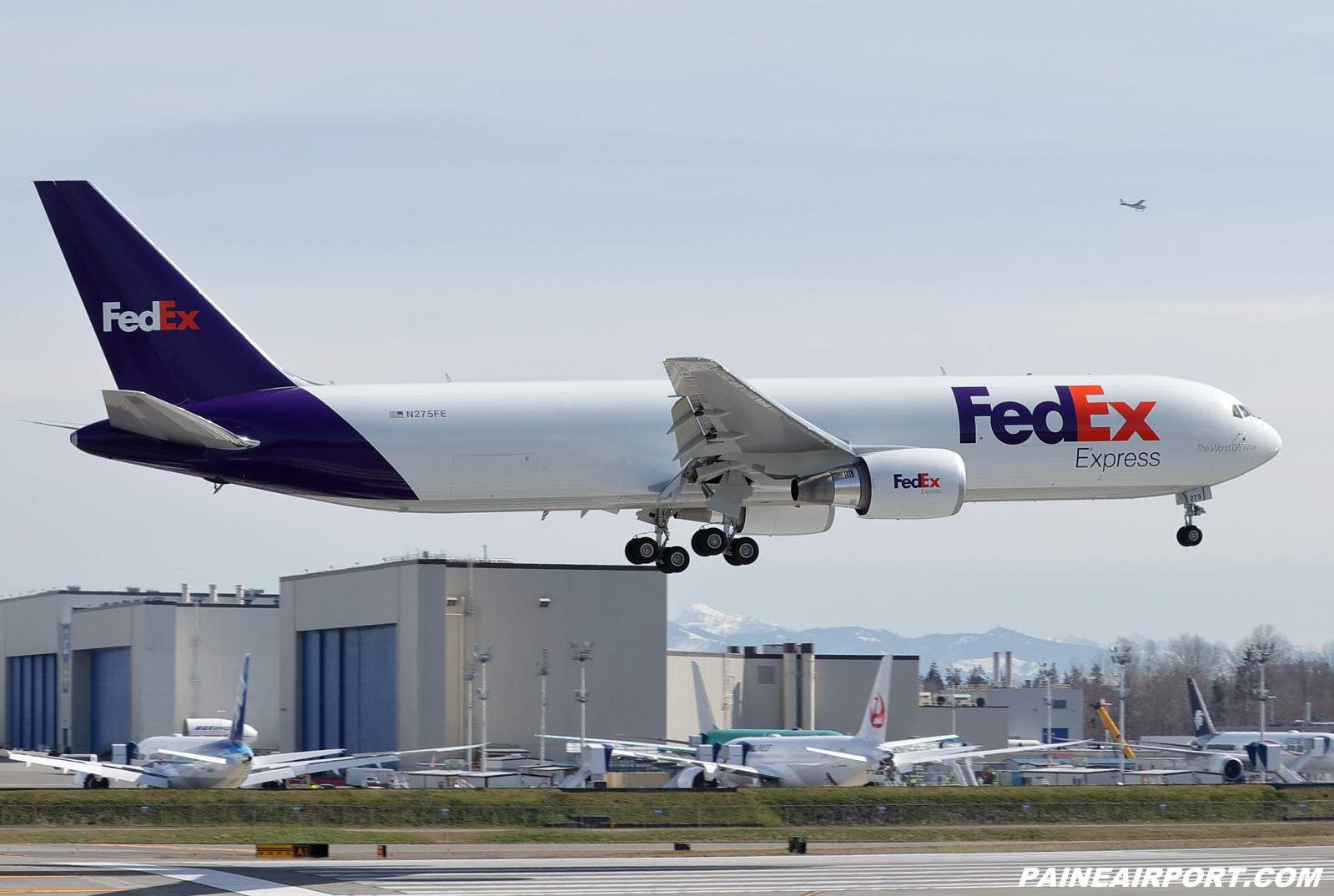 FedEx 777F N275FE at KPAE Paine Field