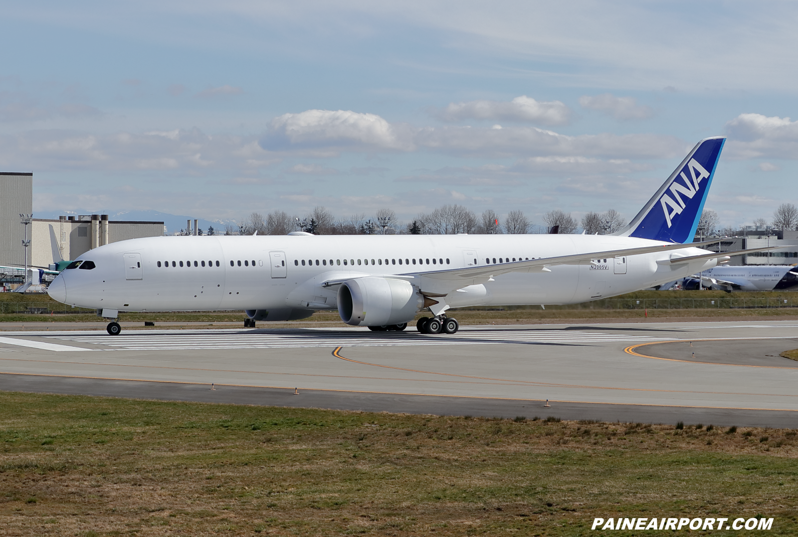 ANA 787-9 line 1095 at KPAE Paine Field
