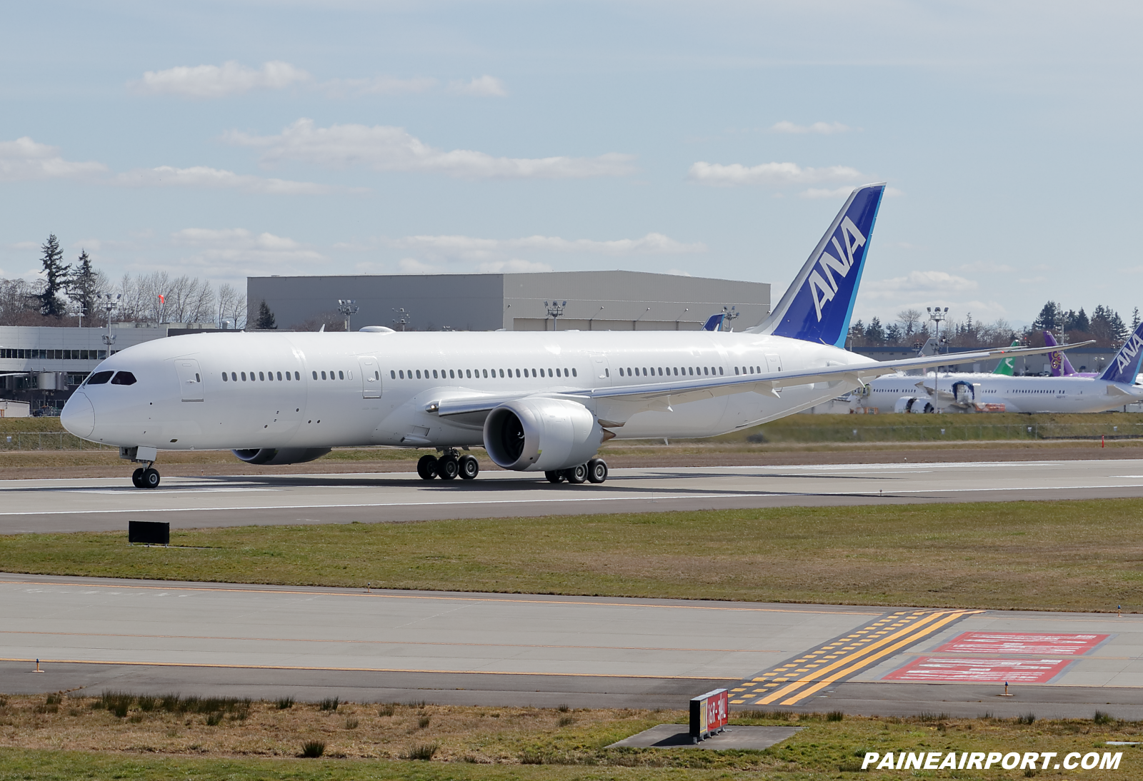 ANA 787-9 line 1095 at KPAE Paine Field