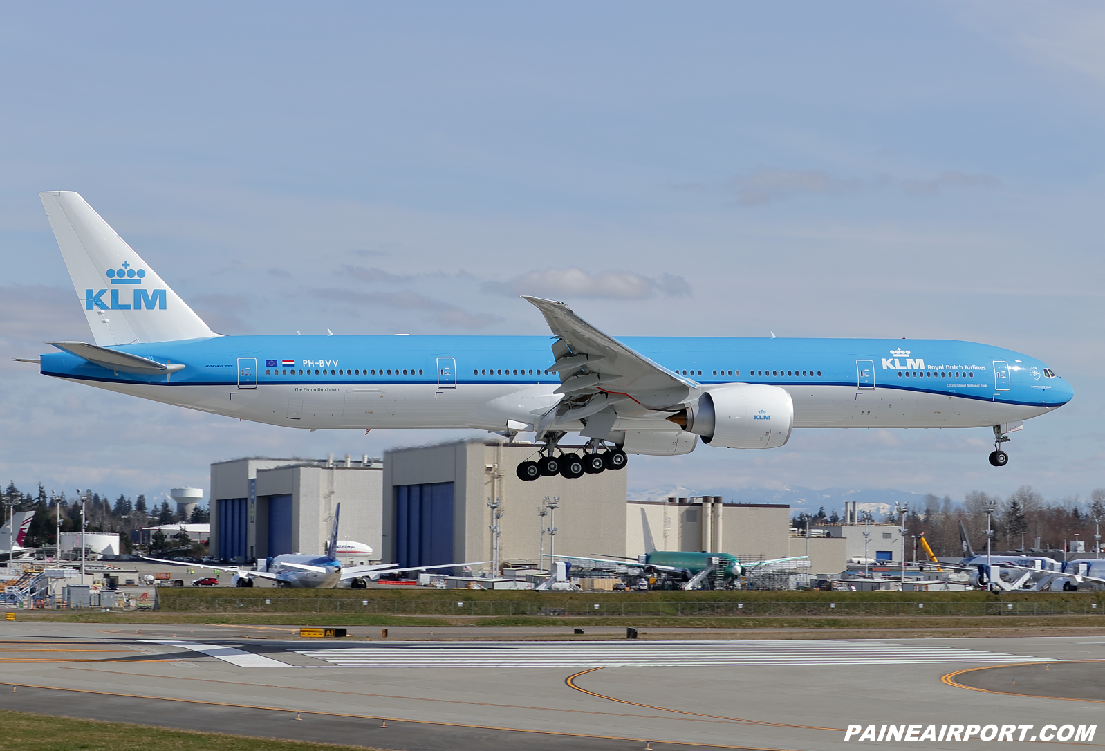 KLM 777 PH-BVV at KPAE Paine Field 