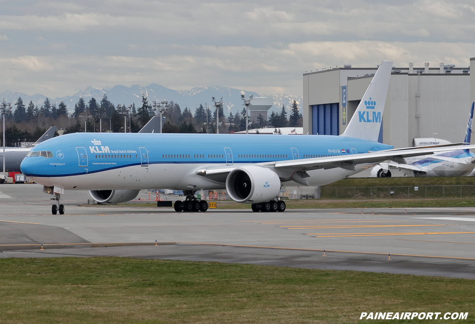 KLM 777 PH-BVW at KPAE Paine Field