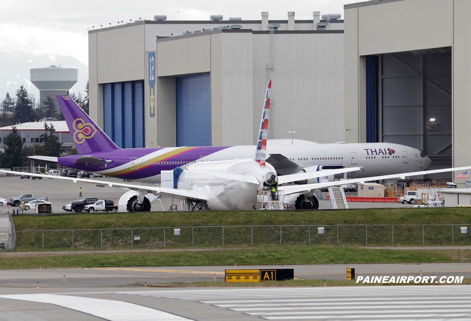 Thai Airways 777 HS-TTB at KPAE Paine Field