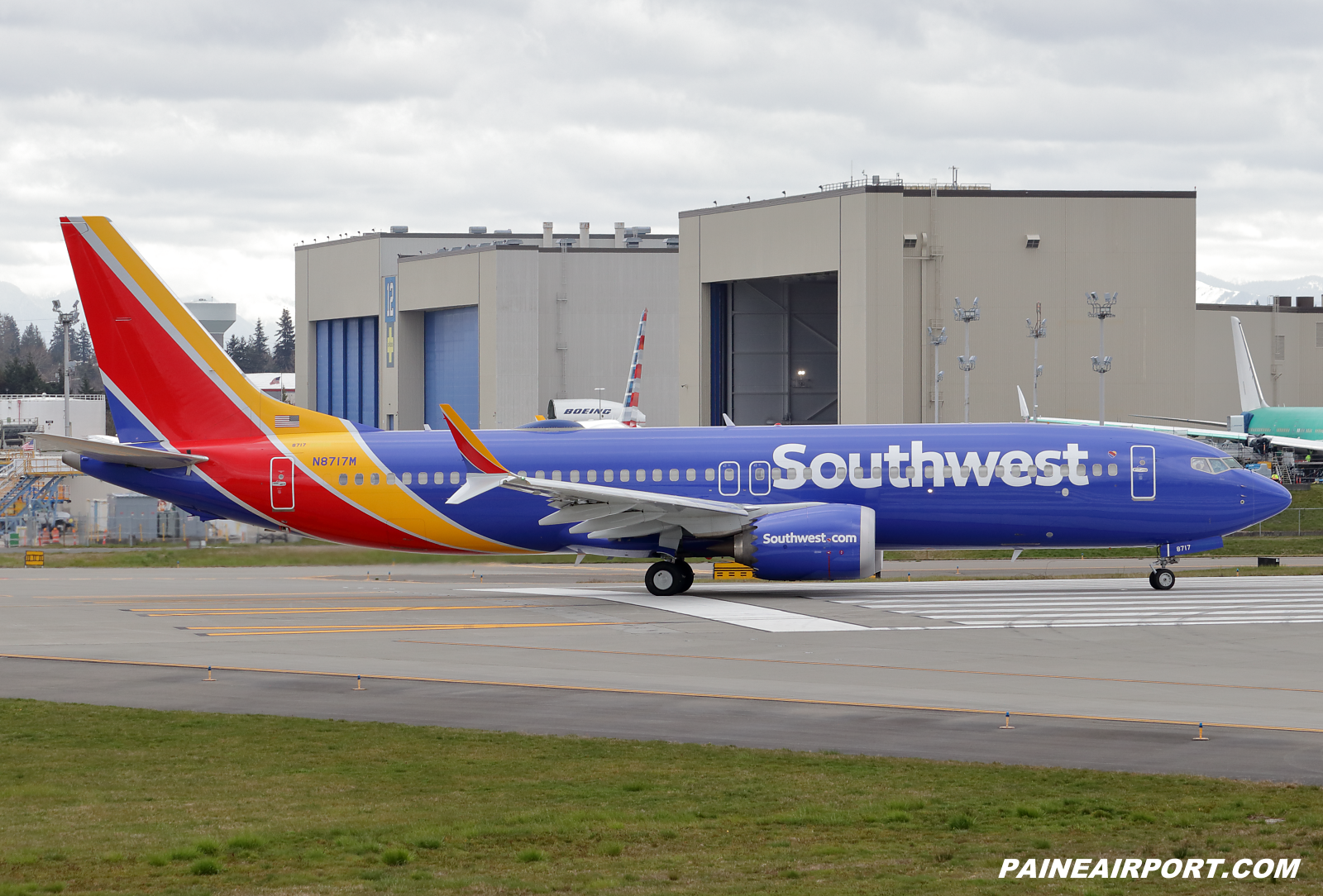 Southwest Airlines 737 N8717M at KPAE Paine Field