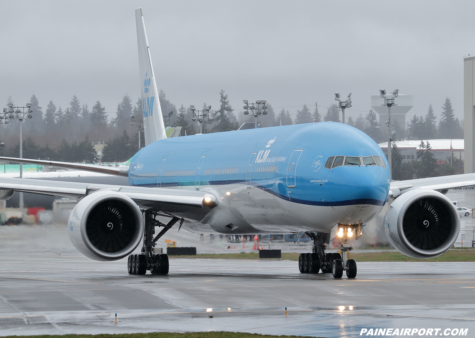 KLM 777 PH-BVV at KPAE Paine Field