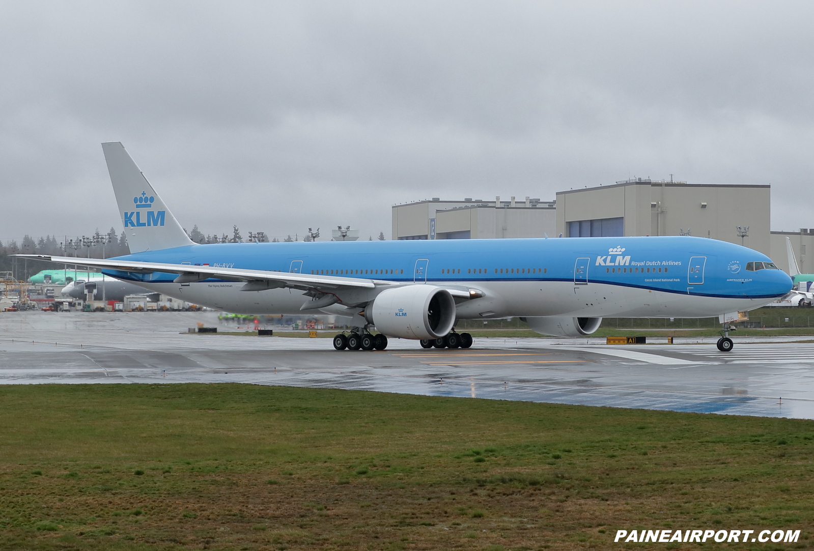 KLM 777 PH-BVV at KPAE Paine Field