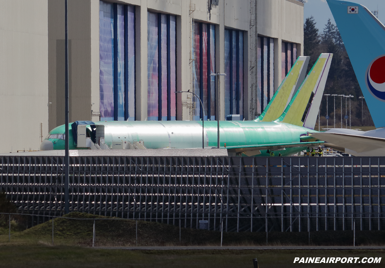 FedEx 767 at KPAE Paine Field 