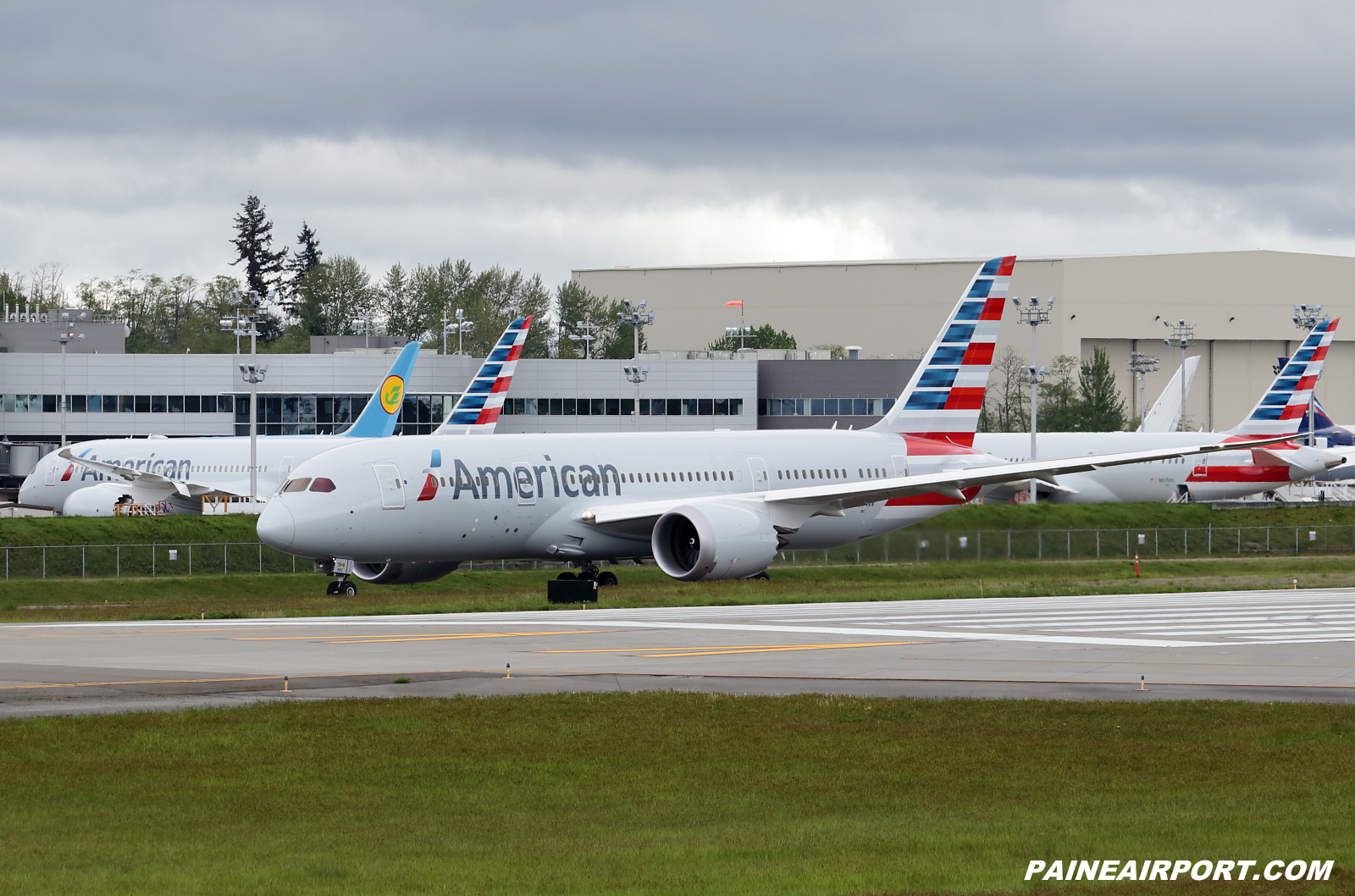 American Airlines 787-8 N874AN at KPAE Paine Field