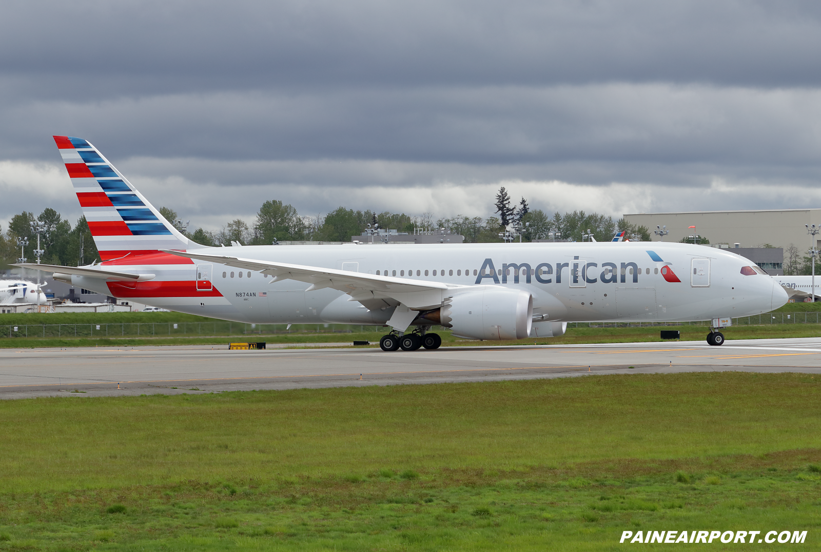 American Airlines 787-8 N874AN at KPAE Paine Field