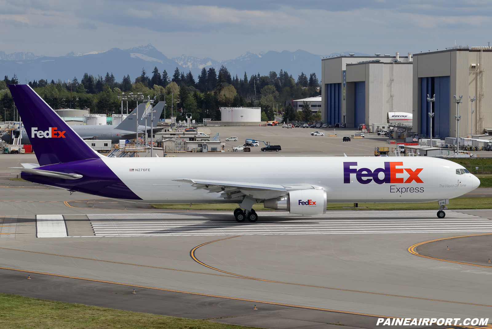 FedEx 767 N276FE at KPAE Paine Field 