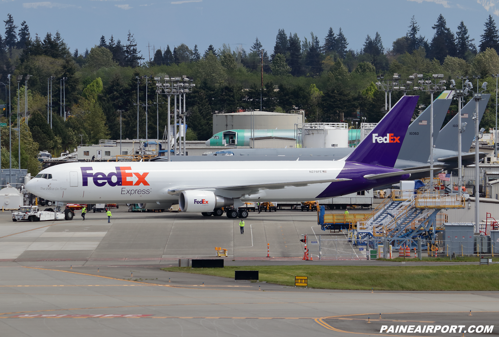 FedEx 767 N276FE at KPAE Paine Field 