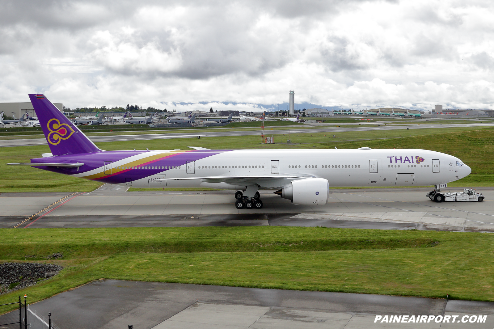 Thai Airways 777 HS-TTB at KPAE Paine Field 