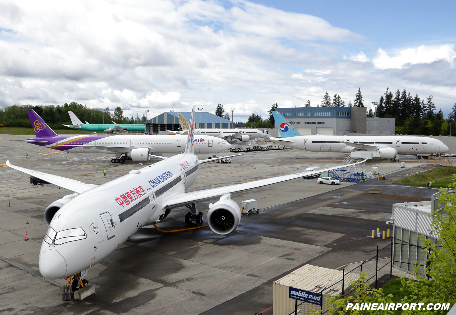 Thai Airways 777 HS-TTB at KPAE Paine Field 