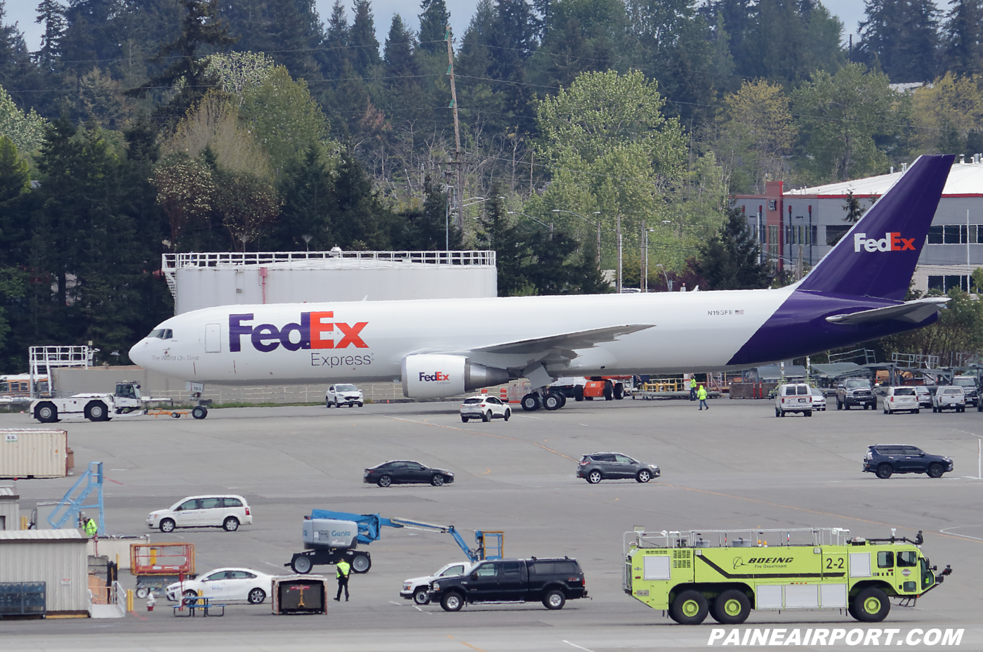 FedEx 767 N193FE at KPAE Paine Field