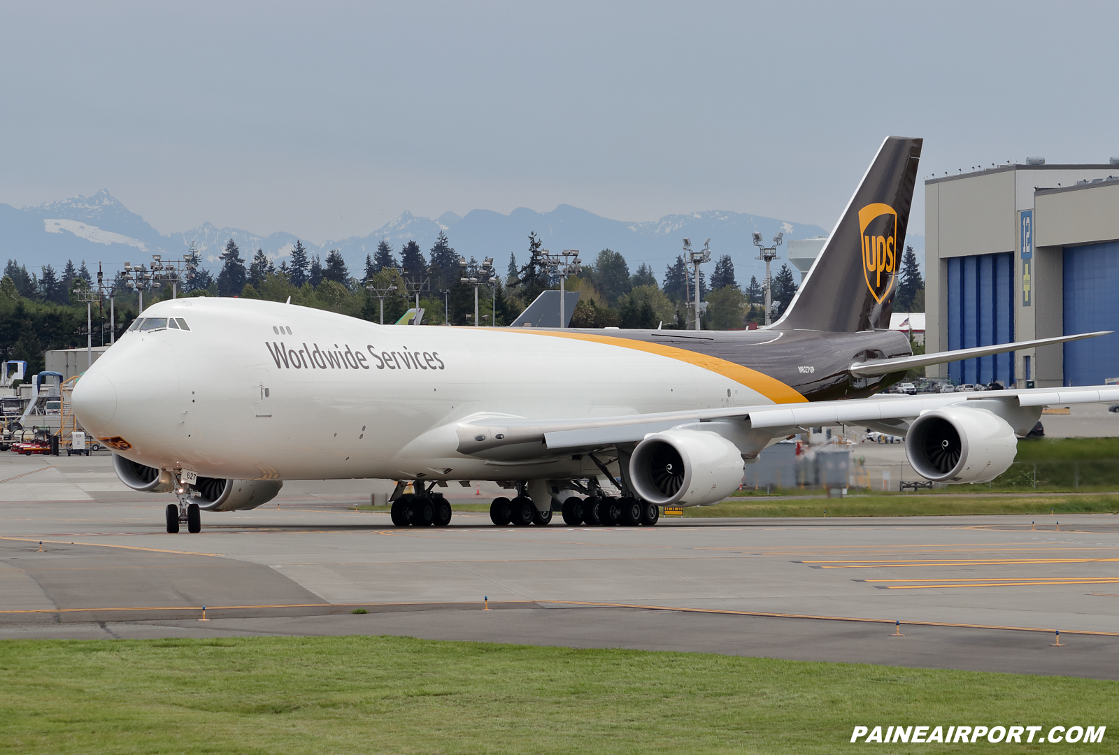 UPS 747-8F N627UP at KPAE Paine Field