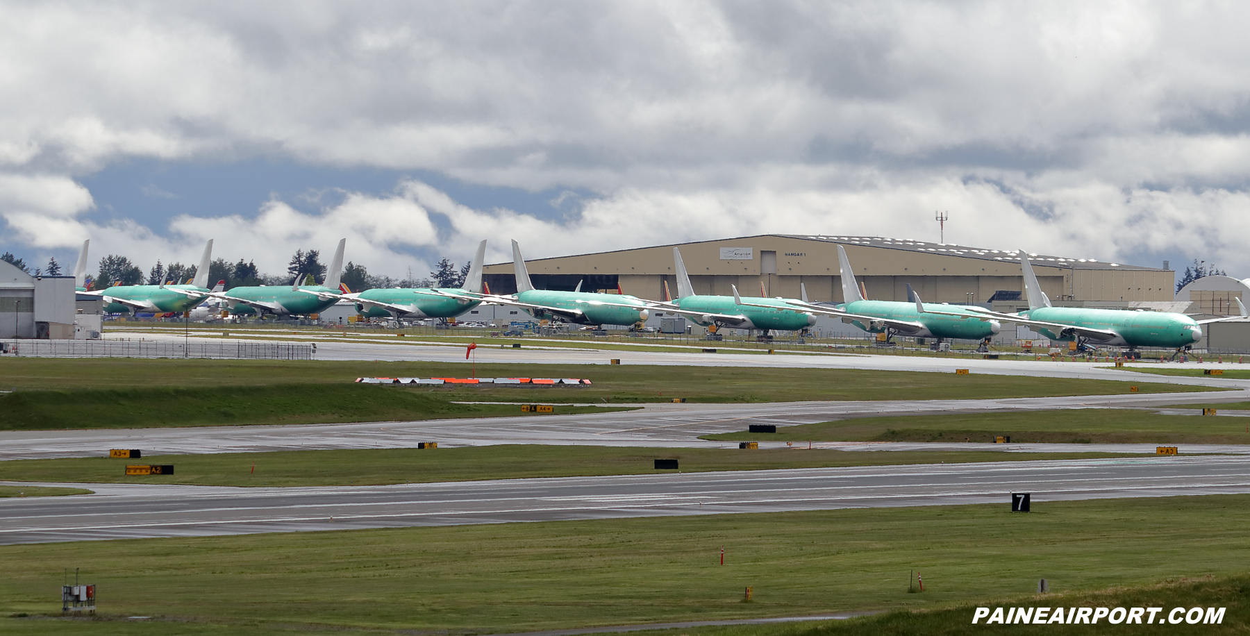 Runway 11/29 at KPAE Paine Field