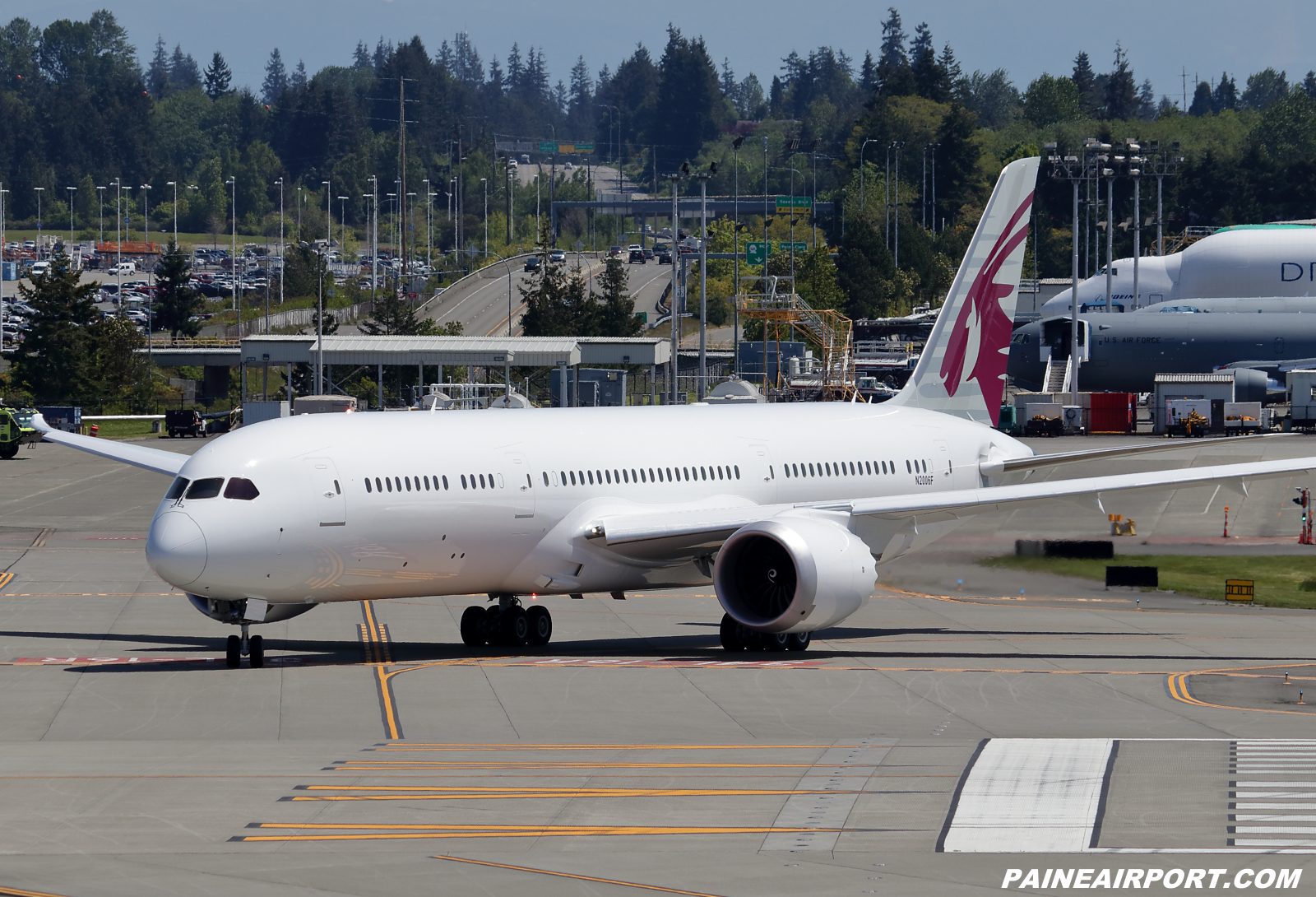 Qatar Airways 787-9 at KPAE Paine Field