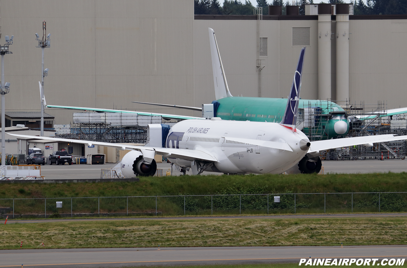 LOT Polish Airlines 787 SP-LSI at KPAE Paine Field