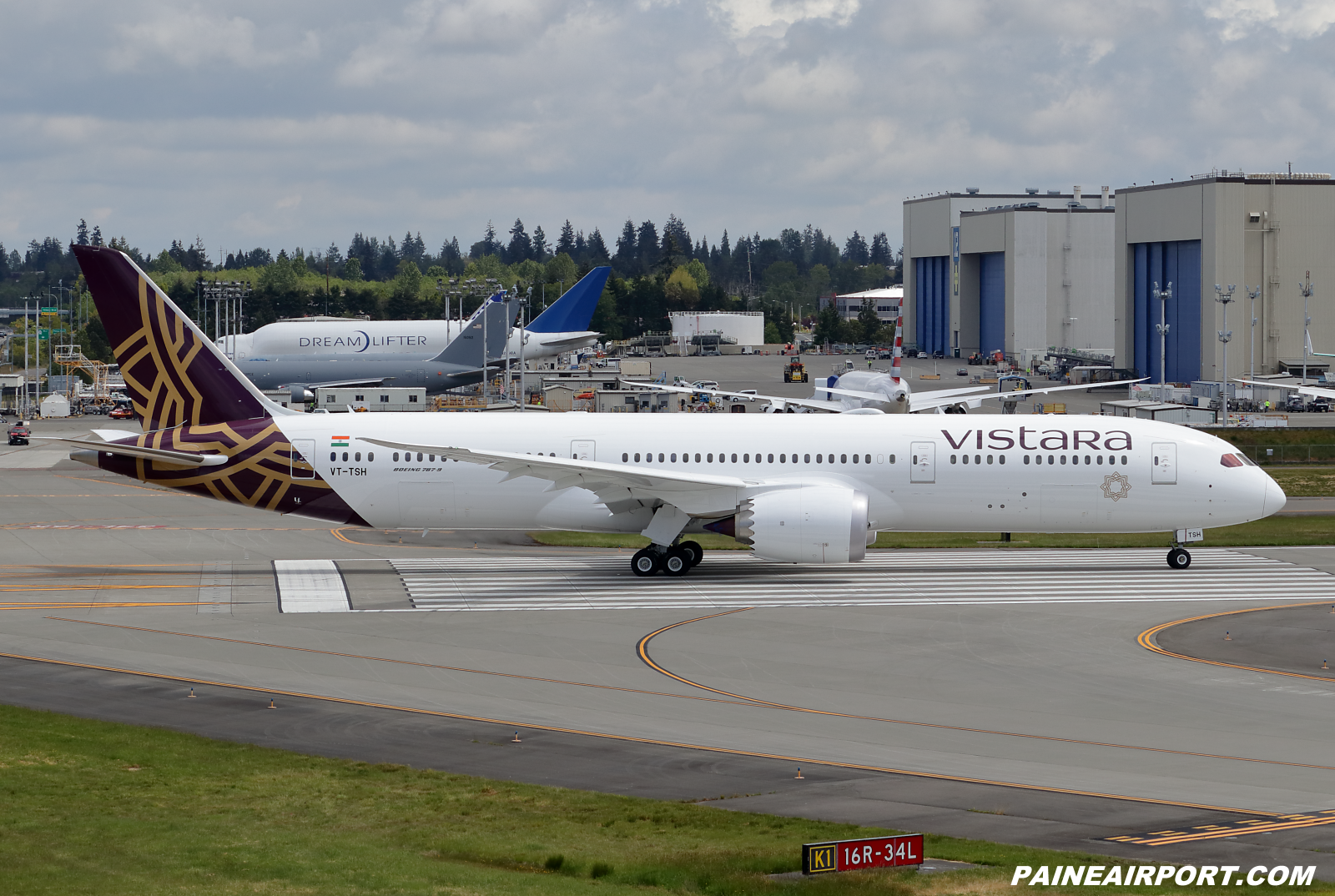 Vistara 787-9 VT-TSH at KPAE Paine Field