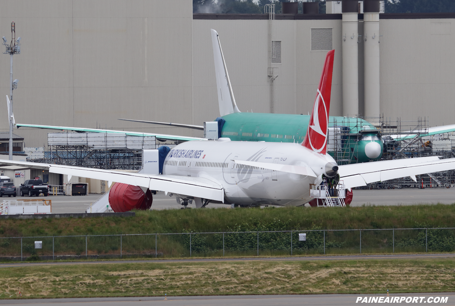 Turkish Airlines 787-9 TC-LLP at KPAE Paine Field