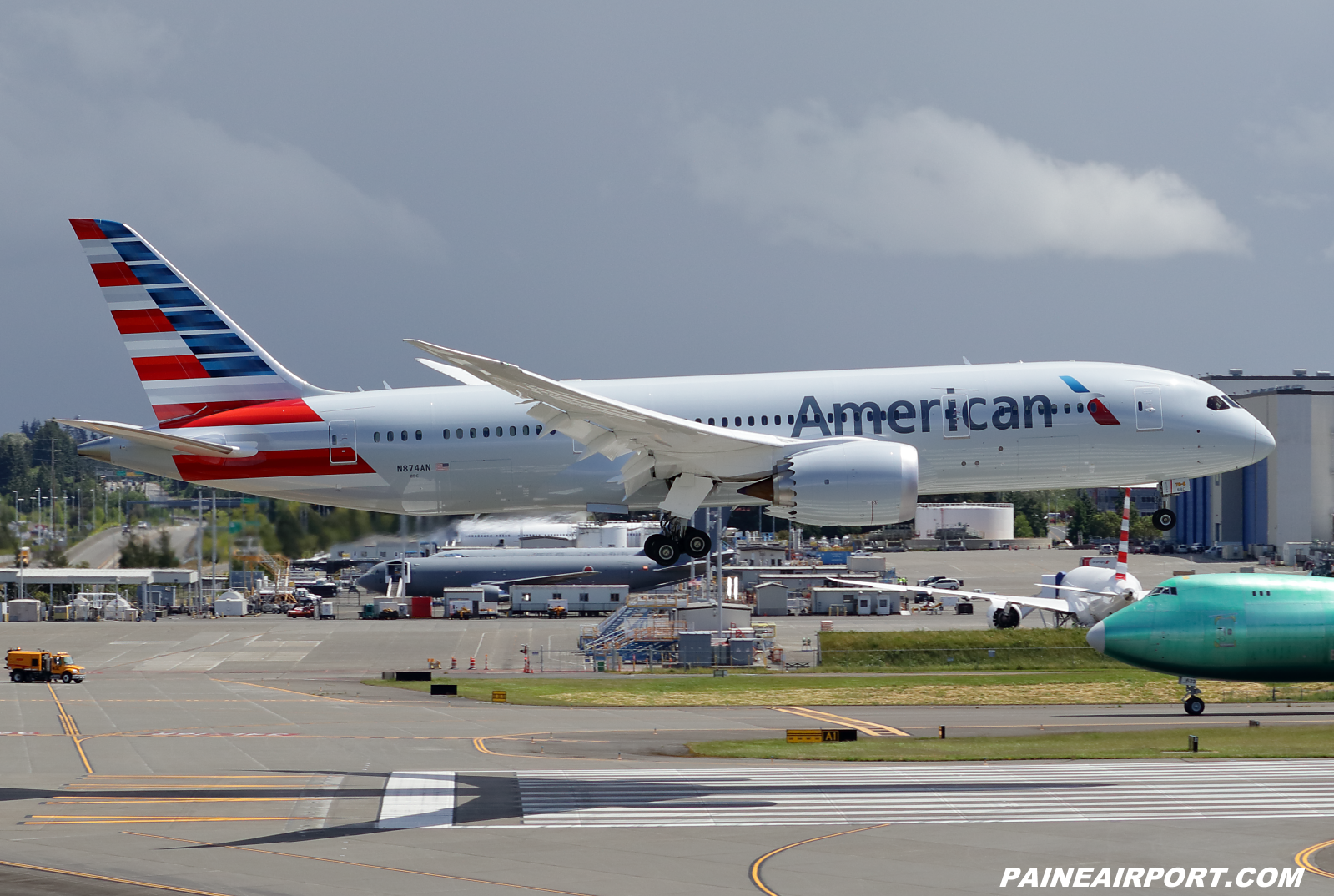 American Airlines 787-8 N874AN at KPAE Paine Field