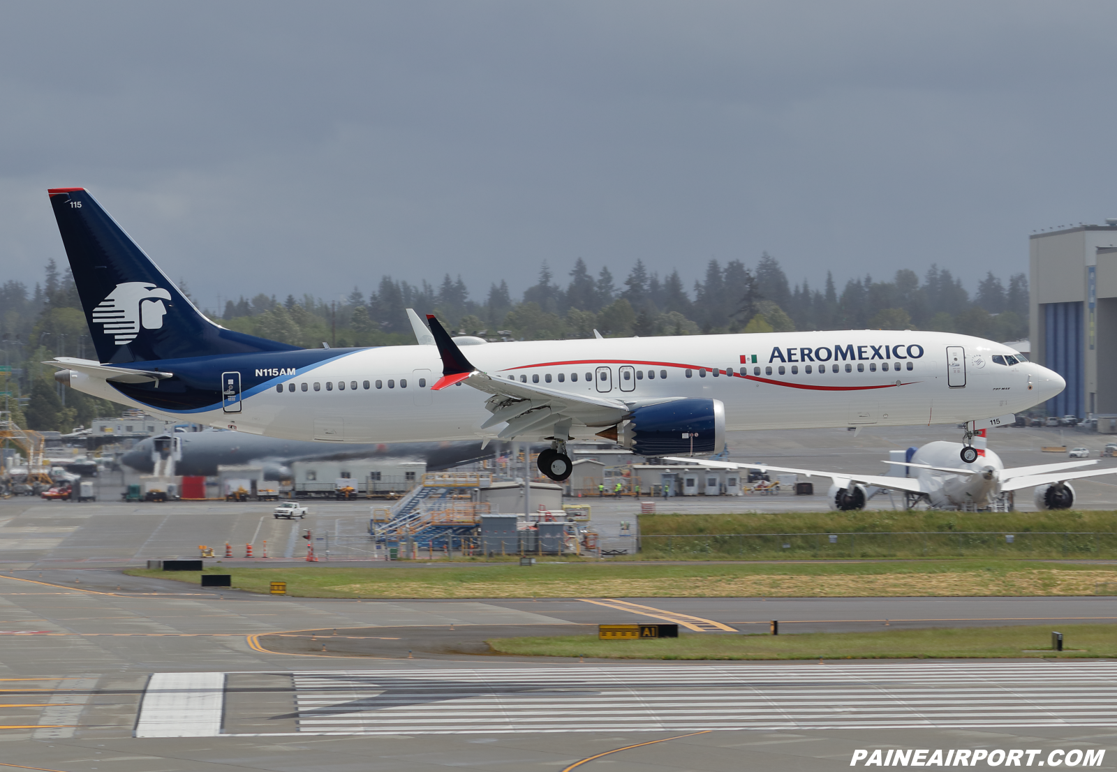 Aeromexico 737 N115AM at KPAE Paine Field 