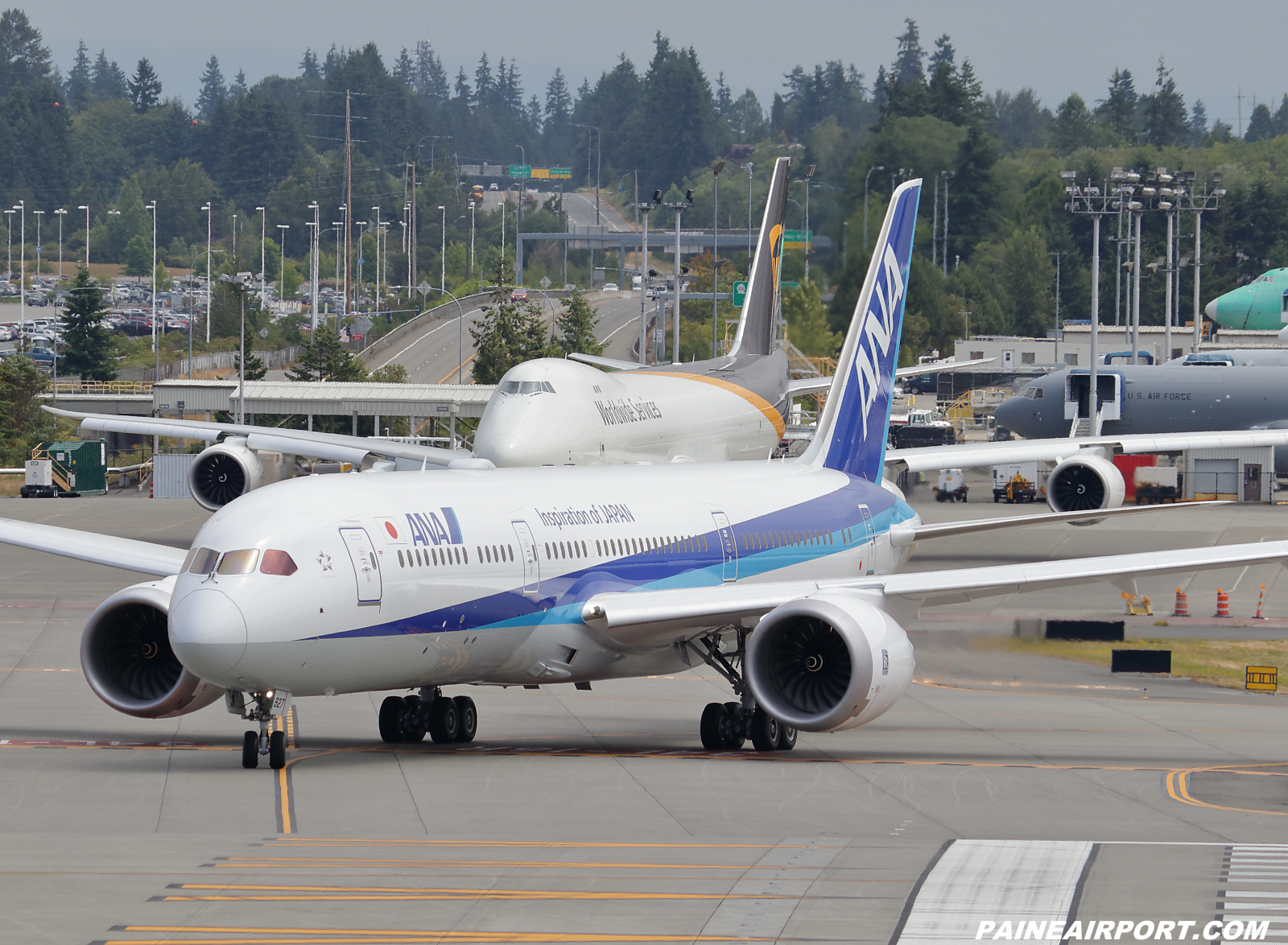 ANA 787 JA927A at KPAE Paine Field