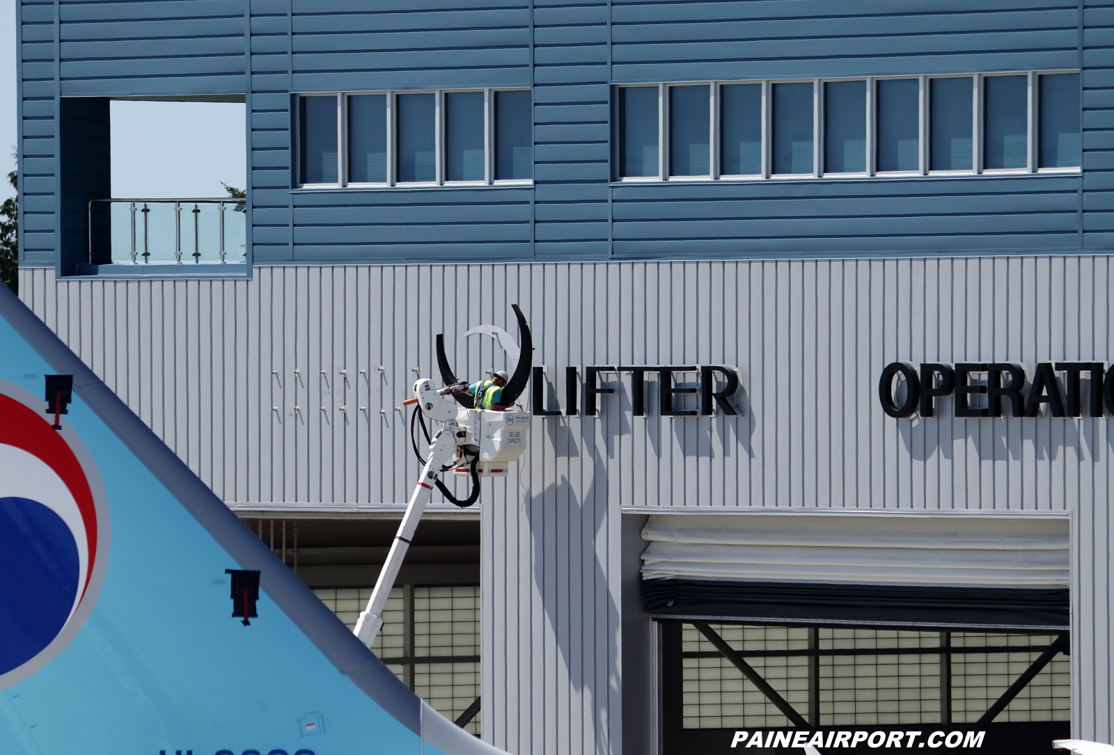 Dreamlifter Operations Center at KPAE Paine Field