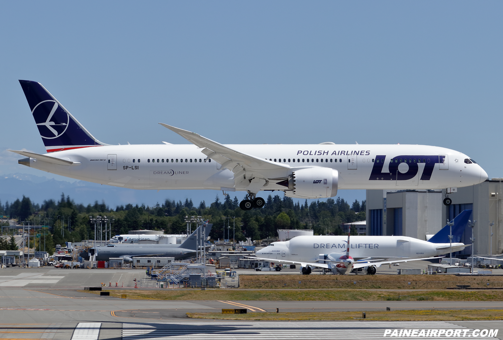 LOT Polish Airlines 787 SP-LSI at KPAE Paine Field