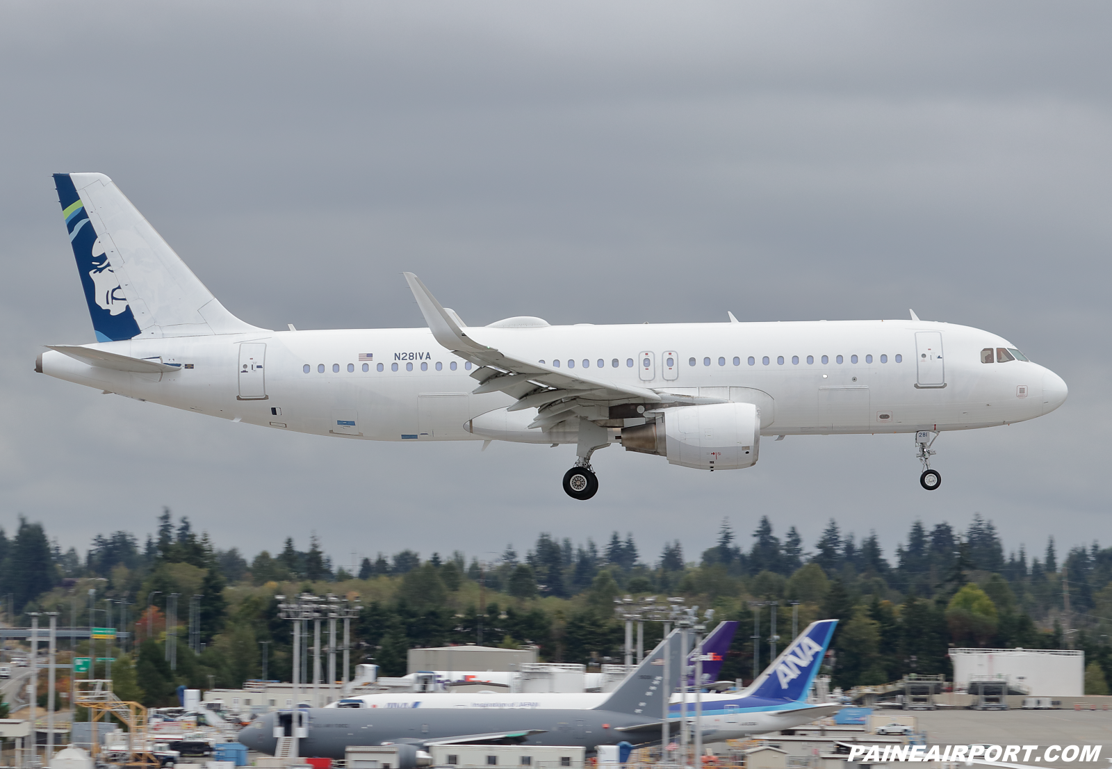 Alaska Airlines A320 N281VA at KPAE Paine Field