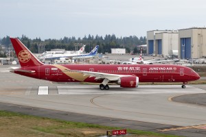 Juneyao Airlines B-20EC