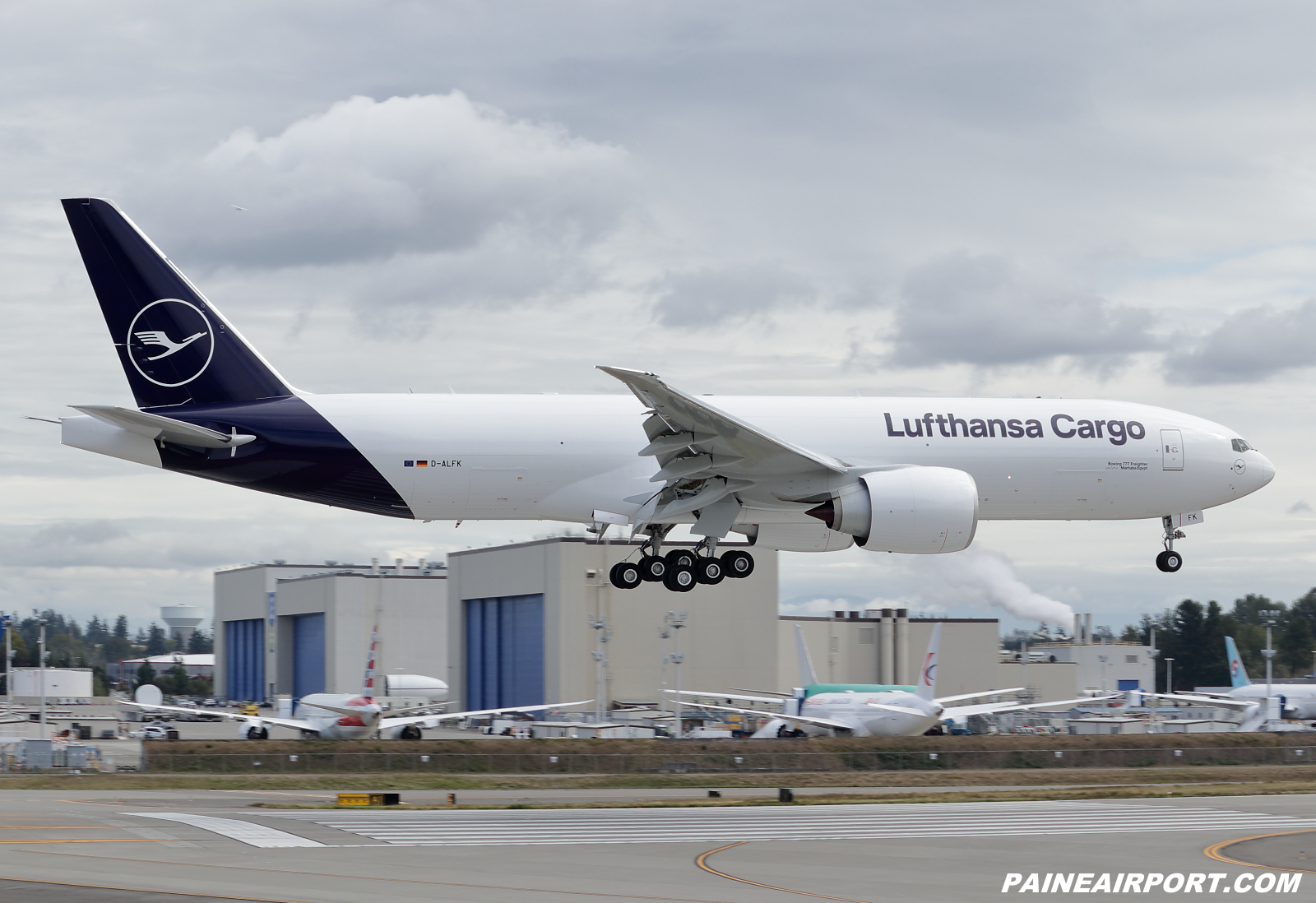 Lufthansa 777F D-ALFK at KPAE Paine Field 