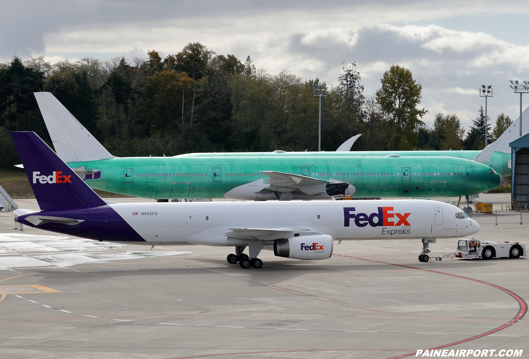 FedEx 757 N962FD at KPAE Paine Field