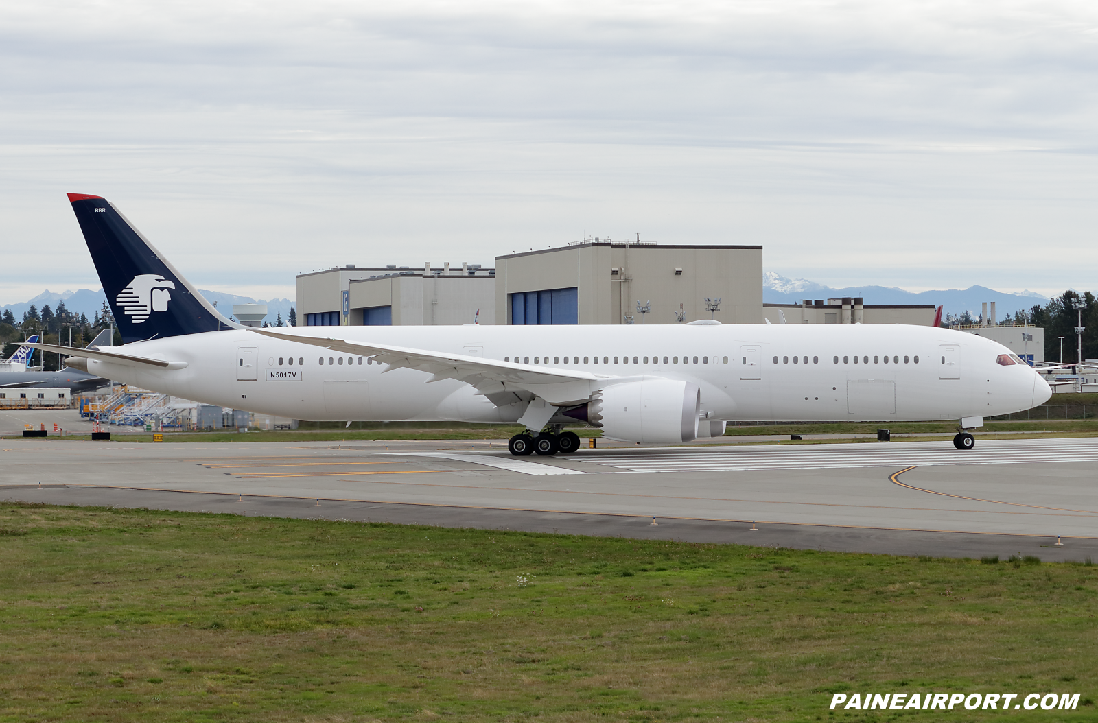 Aeromexico 787 XA-RRR at KPAE Paine Field