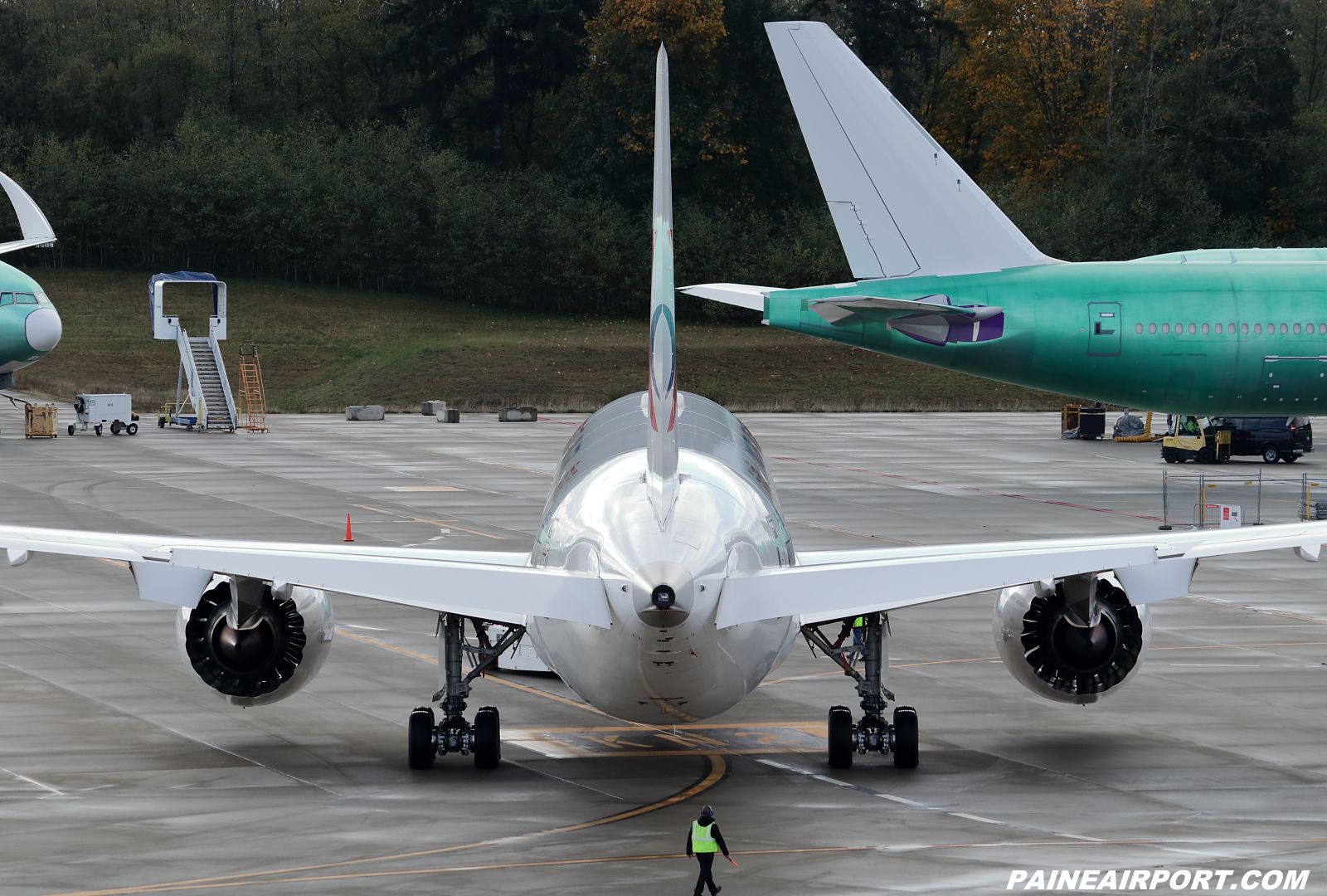 China Eastern 787-9 B-20EG at KPAE Paine Field