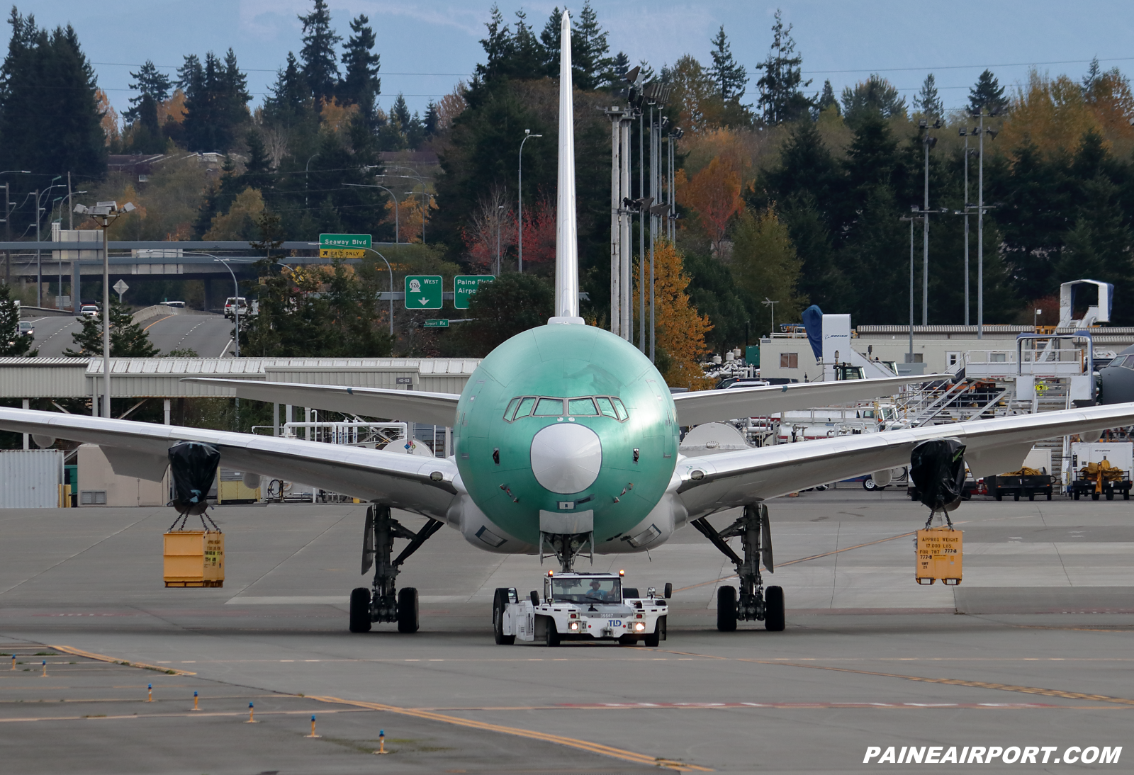 777-9 at KPAE Paine Field