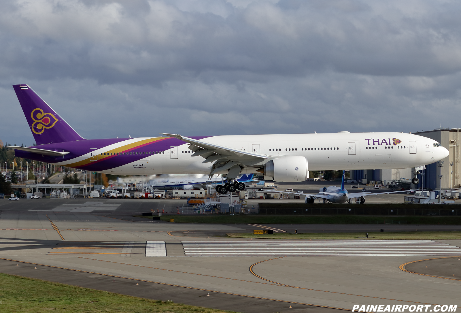 Thai Airways 777 HS-TTA at KPAE Paine Field