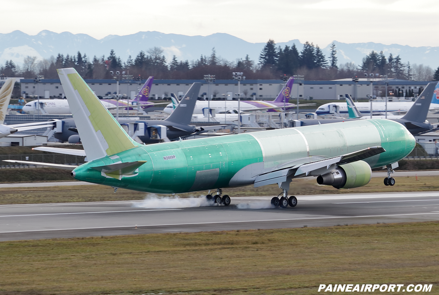 China Longhao 767 at KPAE Paine Field